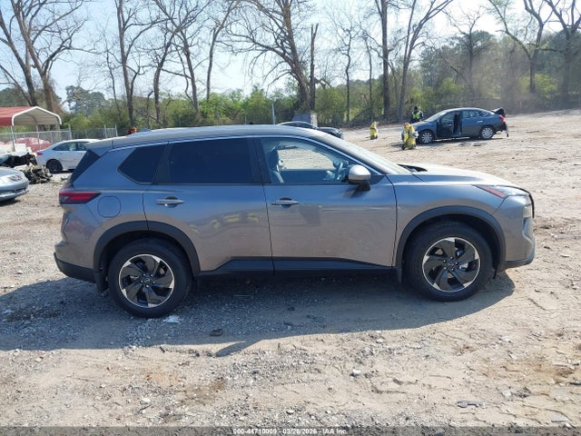 JN8BT3BA6SW012181 Nissan Rogue Sv Fwd
