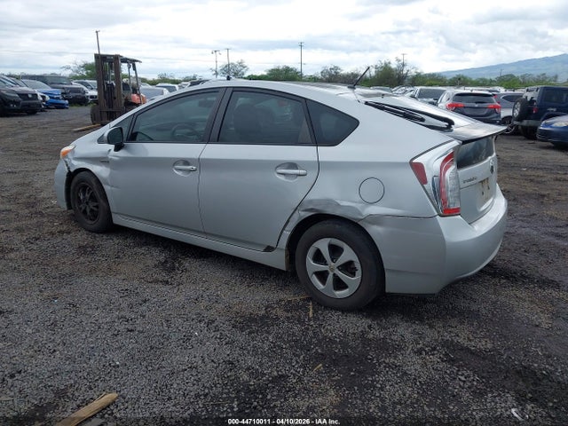 2015 TOYOTA PRIUS JTDKN3DU7F1884594 Photo 2