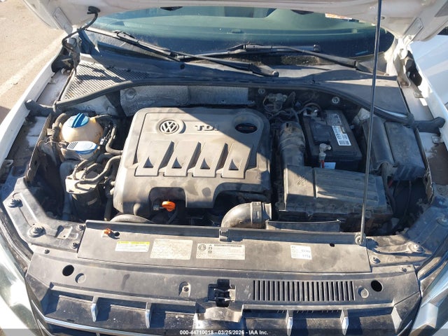 2013 Volkswagen Passat 2.0l Tdi Sel Premium მანქანა იყიდება აუქციონზე, vin: 1VWCN7A35DC051138, აუქციონის ნომერი: 44710018