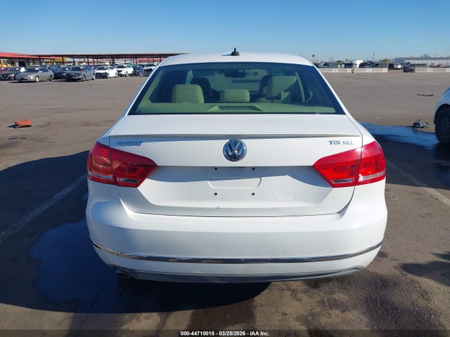 2013 Volkswagen Passat 2.0l Tdi Sel Premium მანქანა იყიდება აუქციონზე, vin: 1VWCN7A35DC051138, აუქციონის ნომერი: 44710018