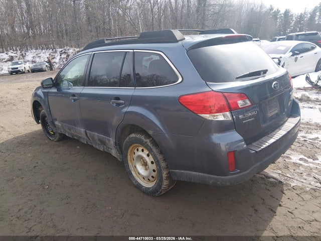 2013 Subaru Outback 2.5i Premium მანქანა იყიდება აუქციონზე, vin: 4S4BRBCC7D3203810, აუქციონის ნომერი: 44710033