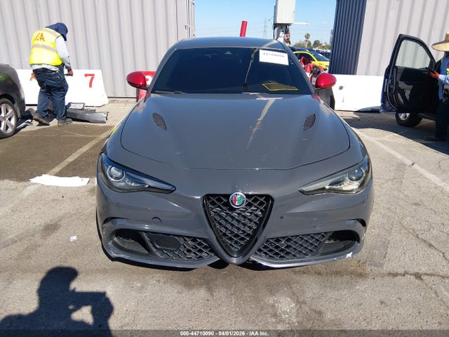 Alfa Romeo Giulia Quadrifoglio Rwd 2018 ZARFAEAV2J7583703 Image 12