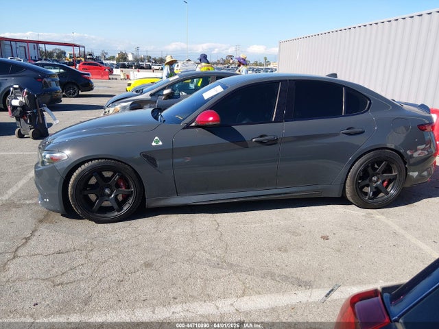 Alfa Romeo Giulia Quadrifoglio Rwd 2018 ZARFAEAV2J7583703 Image 14