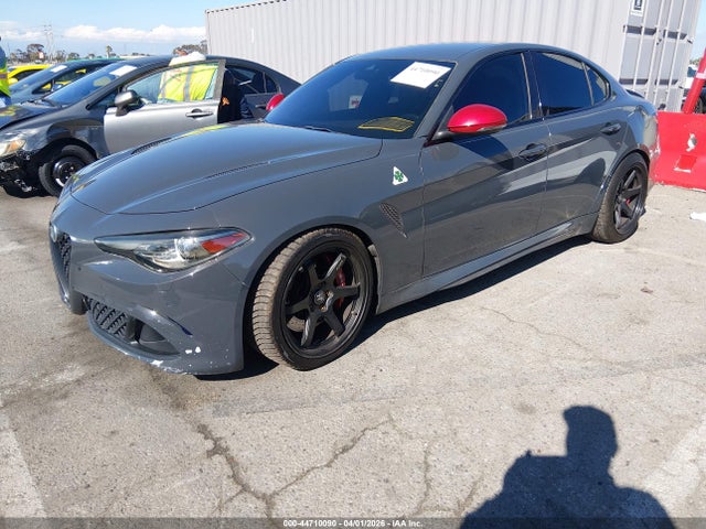 Alfa Romeo Giulia Quadrifoglio Rwd 2018 ZARFAEAV2J7583703 Image 2