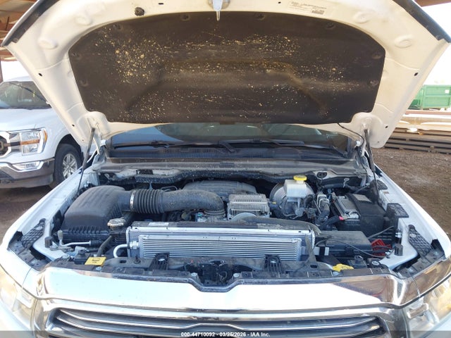 44710092 :رقم المزاد ، 1C6RREJT9RN220182 vin ، 2024 Ram 1500 Laramie  4x2 5'7 Box مزاد بيع