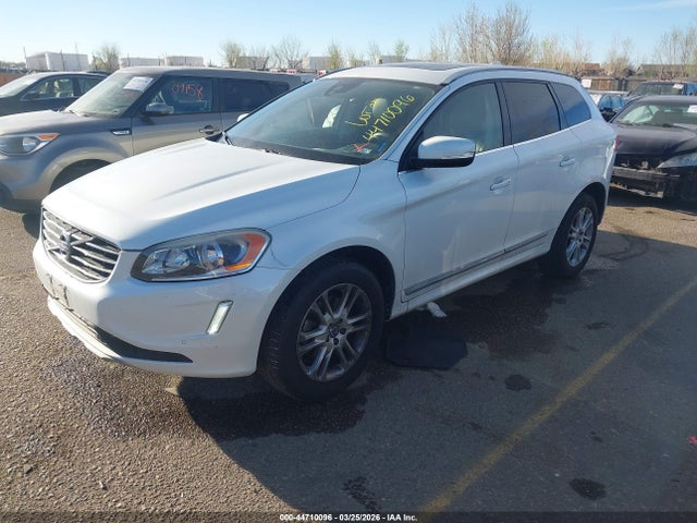 2016 VOLVO XC60 YV4612RKXG2863908 Photo 1