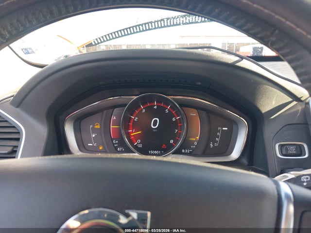 2016 VOLVO XC60 YV4612RKXG2863908 Photo 6
