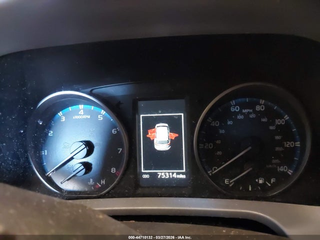Toyota RAV4 LE 2017 2T3BFREV8HW644837 Image 7