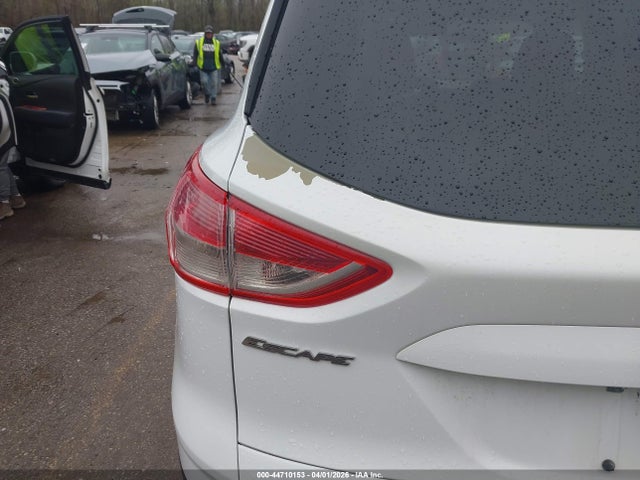 2016 Ford Escape Se მანქანა იყიდება აუქციონზე, vin: 1FMCU9GX2GUC83914, აუქციონის ნომერი: 44710153