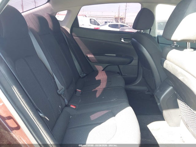 5XXGT4L33KG371691 KIA Optima Lx
