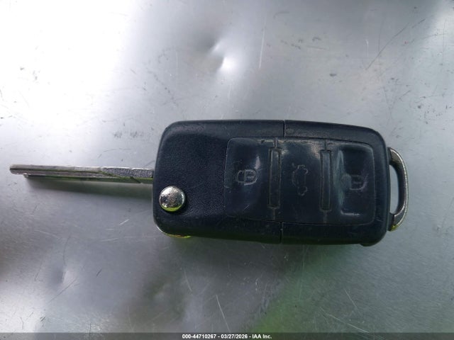 44710267 :رقم المزاد ، 3VWRG31Y18M415150 vin ، 2008 Volkswagen New Beetle Se مزاد بيع