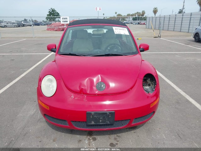 44710267 :رقم المزاد ، 3VWRG31Y18M415150 vin ، 2008 Volkswagen New Beetle Se مزاد بيع
