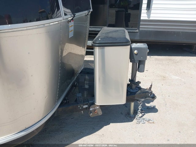 2017 Airstream Ct მანქანა იყიდება აუქციონზე, vin: 1STVRTF15HJ540139, აუქციონის ნომერი: 44710294