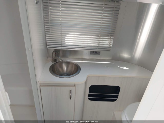 2017 Airstream Ct მანქანა იყიდება აუქციონზე, vin: 1STVRTF15HJ540139, აუქციონის ნომერი: 44710294