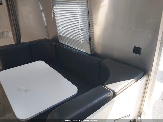 2017 Airstream Ct მანქანა იყიდება აუქციონზე, vin: 1STVRTF15HJ540139, აუქციონის ნომერი: 44710294