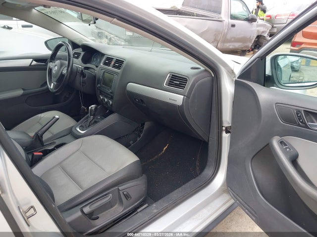 Aukcja sprzedaży 2013 Volkswagen Jetta Hybrid Sel, vin: 3VW637AJ7DM275463, numer aukcji: 44710329