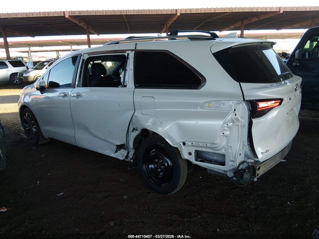 Toyota Sienna Platinum 2025 5TDERKEC6SS256282 Image 6
