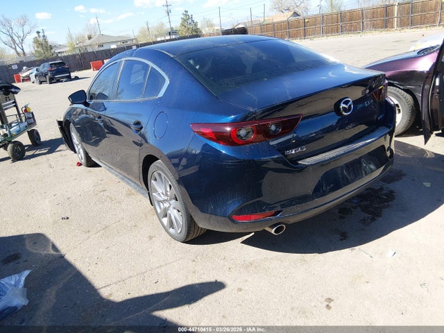 44710415 :رقم المزاد ، 3MZBPABL4NM317069 vin ، 2022 Mazda Mazda3 Select مزاد بيع