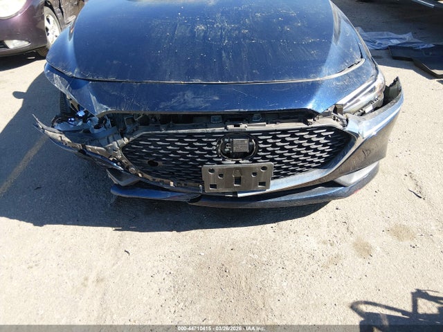 44710415 :رقم المزاد ، 3MZBPABL4NM317069 vin ، 2022 Mazda Mazda3 Select مزاد بيع