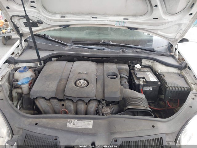 44710558 :رقم المزاد ، 3VWAZ7AJ2AM103989 vin ، 2010 Volkswagen Jetta Limited Edition مزاد بيع