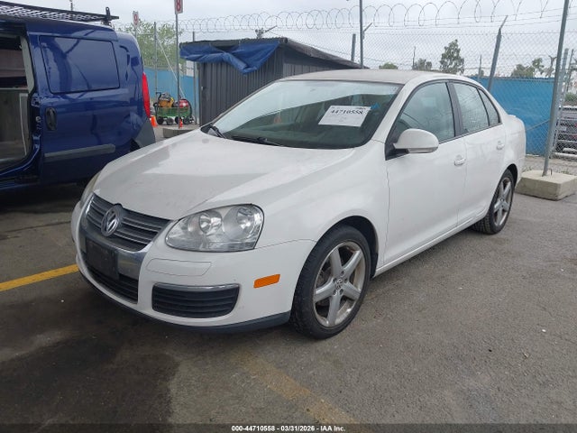 44710558 :رقم المزاد ، 3VWAZ7AJ2AM103989 vin ، 2010 Volkswagen Jetta Limited Edition مزاد بيع