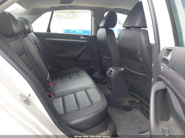 44710558 :رقم المزاد ، 3VWAZ7AJ2AM103989 vin ، 2010 Volkswagen Jetta Limited Edition مزاد بيع