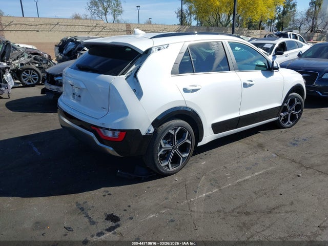 KNDCR3LE1S5257749 KIA Niro Ex Touring