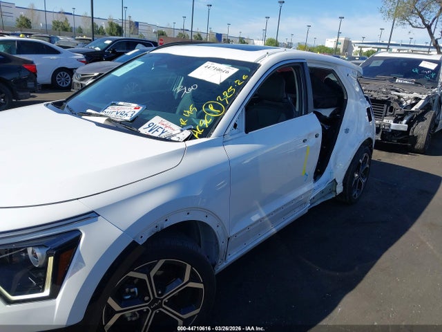 KNDCR3LE1S5257749 KIA Niro Ex Touring