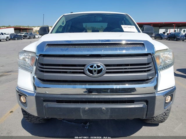 5TFDW5F11EX351317 Toyota Tundra Sr5 5.7l V8