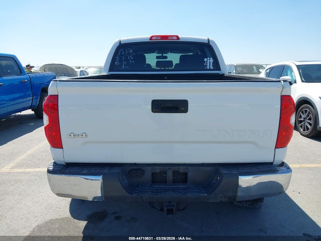 5TFDW5F11EX351317 Toyota Tundra Sr5 5.7l V8
