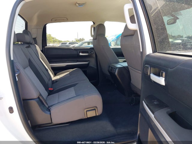 5TFDW5F11EX351317 Toyota Tundra Sr5 5.7l V8