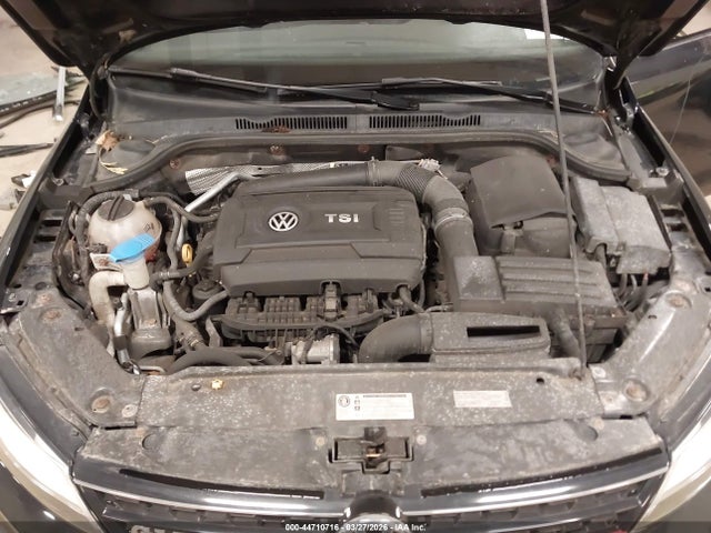 44710716 :رقم المزاد ، 3VW5T7AJ4HM336124 vin ، 2017 Volkswagen Jetta Gli مزاد بيع