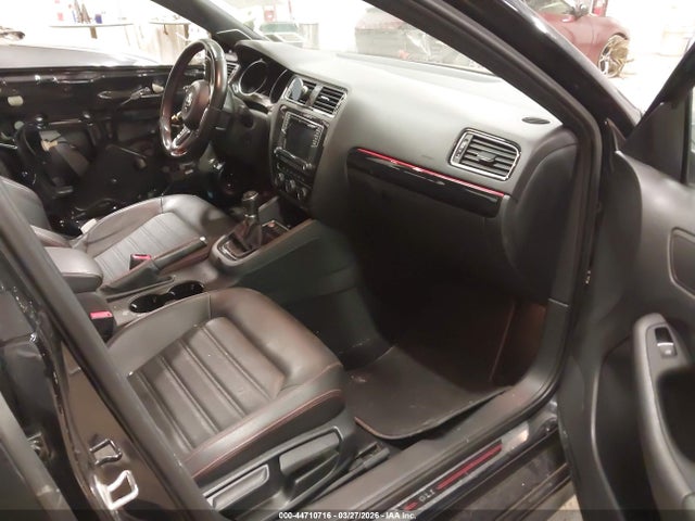 44710716 :رقم المزاد ، 3VW5T7AJ4HM336124 vin ، 2017 Volkswagen Jetta Gli مزاد بيع