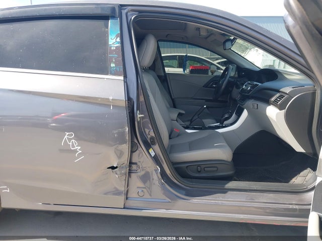 44710737 :رقم المزاد ، 1HGCR2F87FA251758 vin ، 2015 Honda Accord Ex-l مزاد بيع