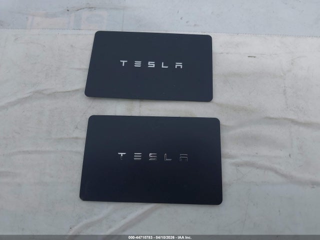 44710783 :رقم المزاد ، 5YJ3E1EA2JF109049 vin ، 2018 Tesla Model 3 Long Range/mid Range مزاد بيع