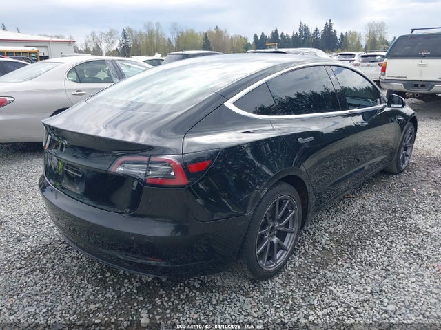 44710783 :رقم المزاد ، 5YJ3E1EA2JF109049 vin ، 2018 Tesla Model 3 Long Range/mid Range مزاد بيع