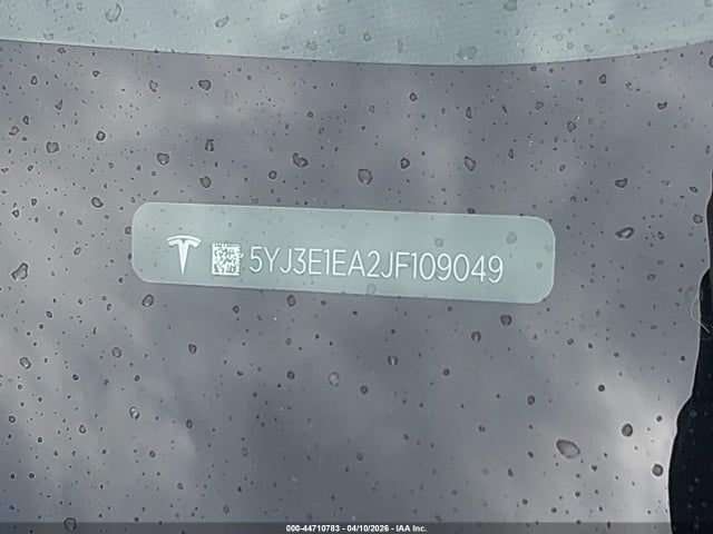 44710783 :رقم المزاد ، 5YJ3E1EA2JF109049 vin ، 2018 Tesla Model 3 Long Range/mid Range مزاد بيع