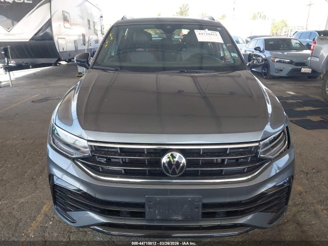 Aukcja sprzedaży 2023 Volkswagen Tiguan 2.0t Se R-line Black, vin: 3VVCB7AX7PM133276, numer aukcji: 44710812