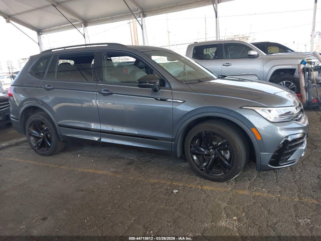 Aukcja sprzedaży 2023 Volkswagen Tiguan 2.0t Se R-line Black, vin: 3VVCB7AX7PM133276, numer aukcji: 44710812
