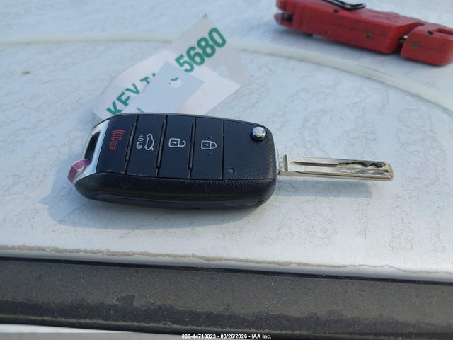 KIA Optima Lx 2015 KNAGM4A75F5631583 Image 11