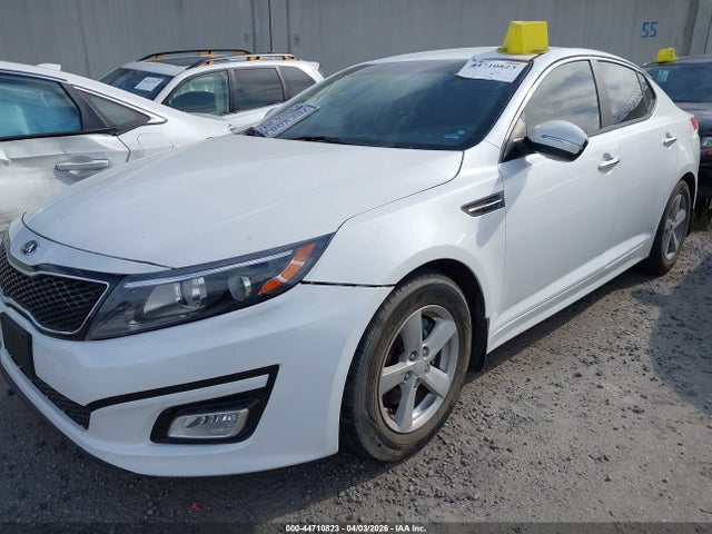 KIA Optima Lx 2015 KNAGM4A75F5631583 Image 2