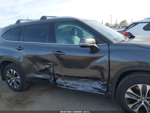 5TDHZRBH4LS054211 Toyota Highlander Xle