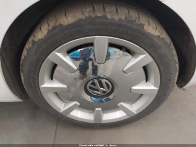 Продажа на аукционе авто 2015 Volkswagen Beetle 1.8t, vin: 3VW517AT2FM814108, номер лота: 44710834