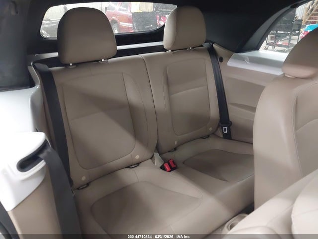 Продажа на аукционе авто 2015 Volkswagen Beetle 1.8t, vin: 3VW517AT2FM814108, номер лота: 44710834