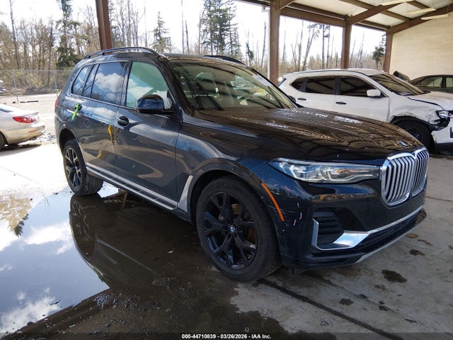2021 BMW X7 5UXCW2C02M9G63818