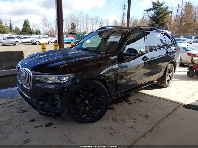 2021 BMW X7 5UXCW2C02M9G63818 Photo 1
