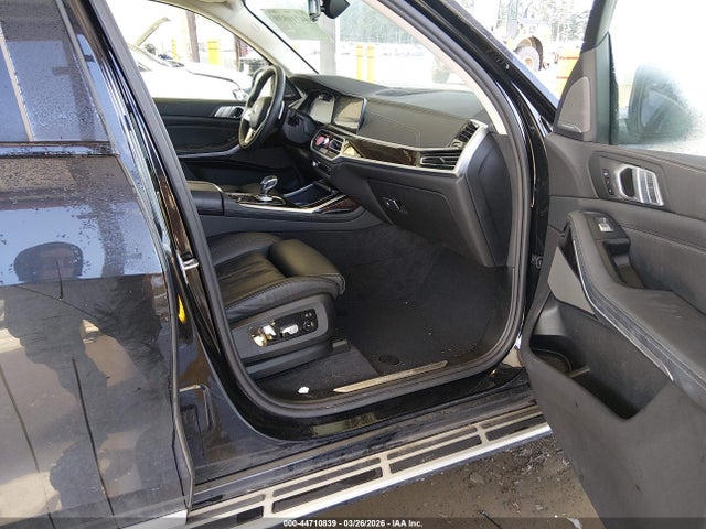 2021 BMW X7 5UXCW2C02M9G63818 Photo 4