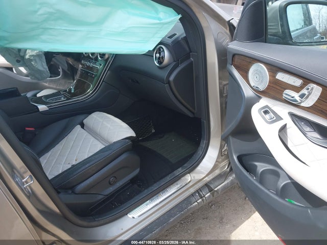 44710928 :رقم المزاد ، W1N0J8EB4LF840590 vin ، 2020 Mercedes-benz Glc 300 Coupe 4matic مزاد بيع