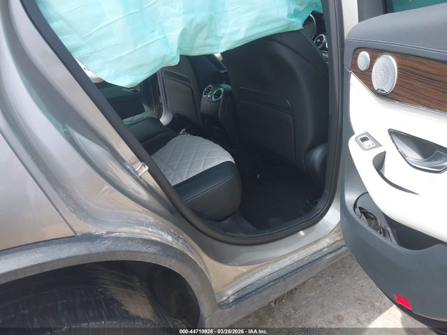 44710928 :رقم المزاد ، W1N0J8EB4LF840590 vin ، 2020 Mercedes-benz Glc 300 Coupe 4matic مزاد بيع
