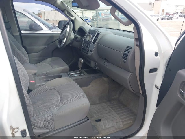 1N6DD0ER4HN735248 Nissan Frontier Sv